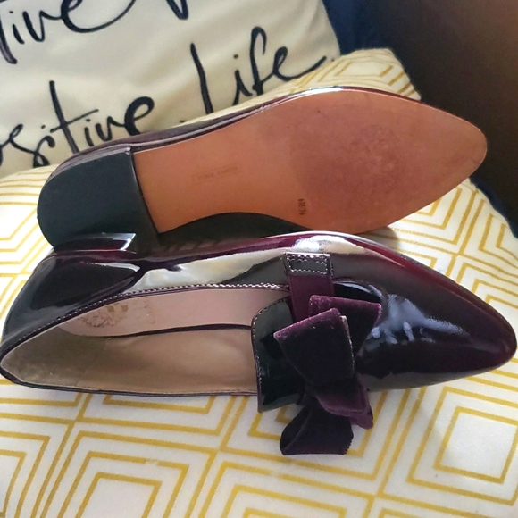 Vince Camuto* Burgundy color* Loafers size 6. - Picture 4 of 6